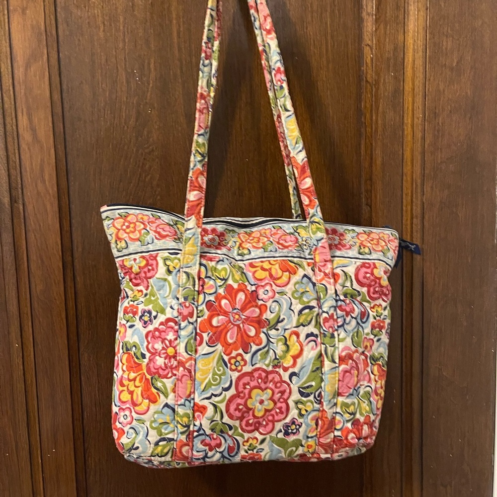VGUC Vera Bradley Villager Tote Retired Hope Garden Tote Purse Pink Multi Floral